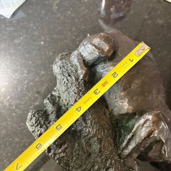 Striking Large Prowling Panther/Cougar Sculpture on a Naturalistic Log Base - Picture 12 of 13